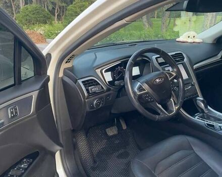 Білий Форд Фьюжен, об'ємом двигуна 2 л та пробігом 220 тис. км за 9300 $, фото 3 на Automoto.ua