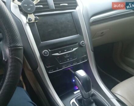 Білий Форд Фьюжен, об'ємом двигуна 2 л та пробігом 163 тис. км за 10700 $, фото 8 на Automoto.ua