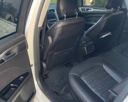 Білий Форд Фьюжен, об'ємом двигуна 2 л та пробігом 220 тис. км за 9300 $, фото 2 на Automoto.ua