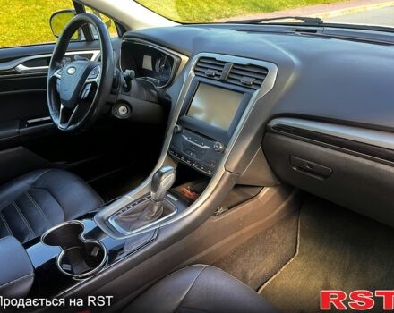 Форд Фьюжн 2013 в Киеве на Automoto.ua Белый Форд Фьюжн, объемом двигателя 2 л и пробегом 179 тыс. км за 10999 $, фото 5 на Automoto.ua