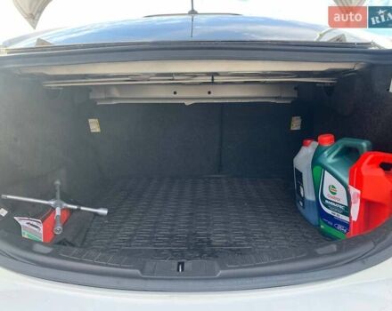 Форд Фьюжн 2013 в Черкассах на Automoto.ua Белый Форд Фьюжн, объемом двигателя 1.5 л и пробегом 264 тыс. км за 9000 $, фото 11 на Automoto.ua