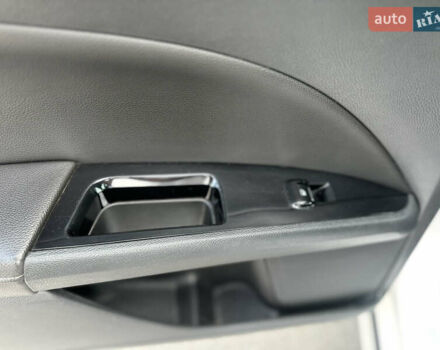 Белый Форд Фьюжн, объемом двигателя 2 л и пробегом 125 тыс. км за 9999 $, фото 25 на Automoto.ua