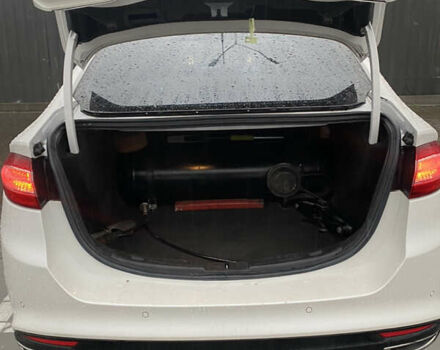 Білий Форд Фьюжен, об'ємом двигуна 2 л та пробігом 320 тис. км за 7800 $, фото 6 на Automoto.ua