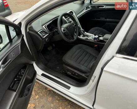 Белый Форд Фьюжн, объемом двигателя 2 л и пробегом 210 тыс. км за 9899 $, фото 13 на Automoto.ua