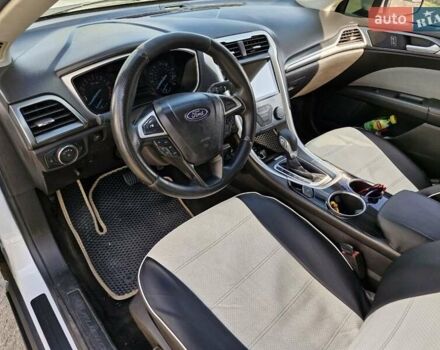Форд Фьюжн 2013 в Николаеве на Automoto.ua Белый Форд Фьюжн, объемом двигателя 2.49 л и пробегом 181 тыс. км за 9999 $, фото 9 на Automoto.ua