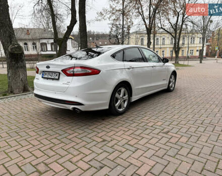 Белый Форд Фьюжн, объемом двигателя 2 л и пробегом 210 тыс. км за 9899 $, фото 23 на Automoto.ua