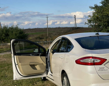 Форд Фьюжн 2014 в Яворове на Automoto.ua Белый Форд Фьюжн, объемом двигателя 2 л и пробегом 323 тыс. км за 10999 $, фото 14 на Automoto.ua