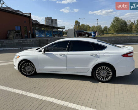Белый Форд Фьюжн, объемом двигателя 2 л и пробегом 194 тыс. км за 11000 $, фото 3 на Automoto.ua