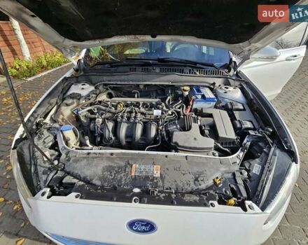 Білий Форд Фьюжен, об'ємом двигуна 2.49 л та пробігом 247 тис. км за 9500 $, фото 2 на Automoto.ua