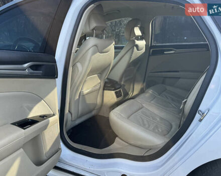 Белый Форд Фьюжн, объемом двигателя 2.5 л и пробегом 147 тыс. км за 11500 $, фото 11 на Automoto.ua