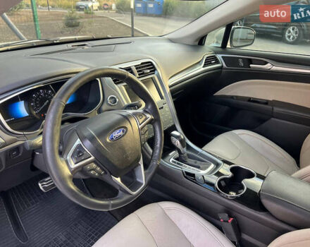 Білий Форд Фьюжен, об'ємом двигуна 2 л та пробігом 160 тис. км за 12000 $, фото 4 на Automoto.ua