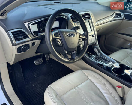 Белый Форд Фьюжн, объемом двигателя 2.5 л и пробегом 147 тыс. км за 11500 $, фото 8 на Automoto.ua