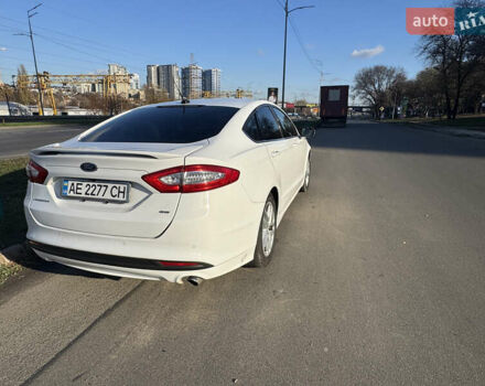 Белый Форд Фьюжн, объемом двигателя 2.5 л и пробегом 147 тыс. км за 11500 $, фото 5 на Automoto.ua