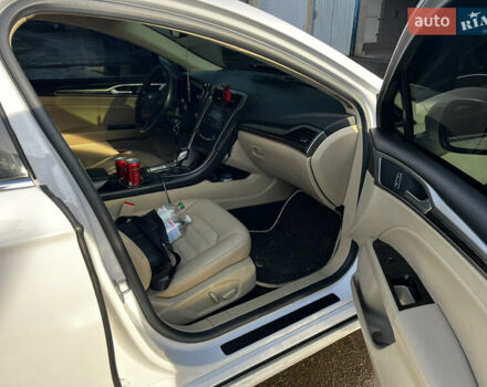 Форд Фьюжн 2014 в Одессе на Automoto.ua Белый Форд Фьюжн, объемом двигателя 2 л и пробегом 186 тыс. км за 12500 $, фото 5 на Automoto.ua