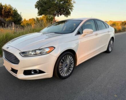 Форд Фьюжн 2014 в Львове на Automoto.ua Белый Форд Фьюжн, объемом двигателя 2 л и пробегом 88 тыс. км за 4800 $, фото 2 на Automoto.ua