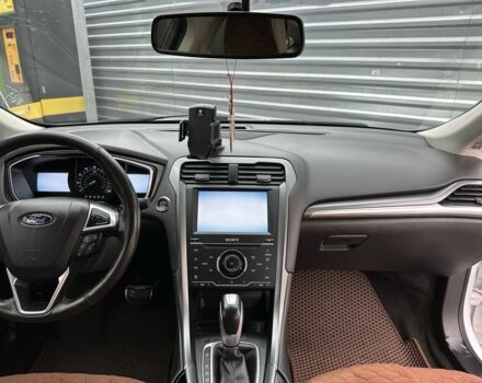 Белый Форд Фьюжн, объемом двигателя 2 л и пробегом 218 тыс. км за 8500 $, фото 5 на Automoto.ua