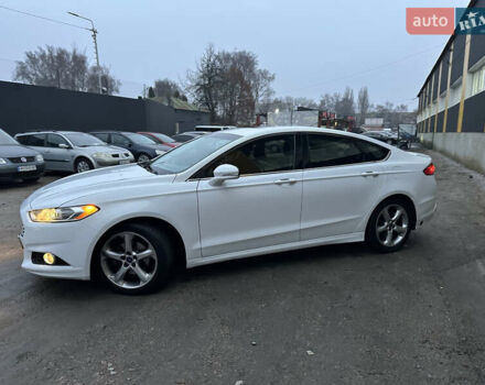 Белый Форд Фьюжн, объемом двигателя 2.49 л и пробегом 253 тыс. км за 9600 $, фото 6 на Automoto.ua