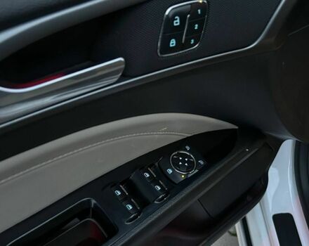 Білий Форд Фьюжен, об'ємом двигуна 2 л та пробігом 183 тис. км за 10500 $, фото 7 на Automoto.ua