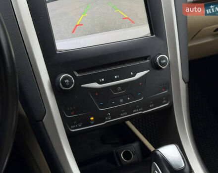 Білий Форд Фьюжен, об'ємом двигуна 2 л та пробігом 153 тис. км за 9500 $, фото 26 на Automoto.ua