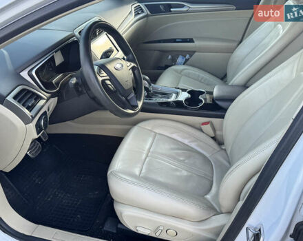 Белый Форд Фьюжн, объемом двигателя 2.5 л и пробегом 147 тыс. км за 11500 $, фото 7 на Automoto.ua