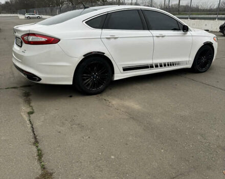 Белый Форд Фьюжн, объемом двигателя 2 л и пробегом 217 тыс. км за 9000 $, фото 6 на Automoto.ua