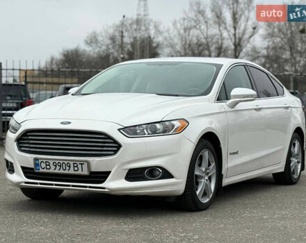 Білий Форд Фьюжен, об'ємом двигуна 2 л та пробігом 153 тис. км за 9500 $, фото 6 на Automoto.ua