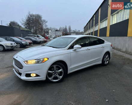 Белый Форд Фьюжн, объемом двигателя 2.49 л и пробегом 253 тыс. км за 9600 $, фото 4 на Automoto.ua