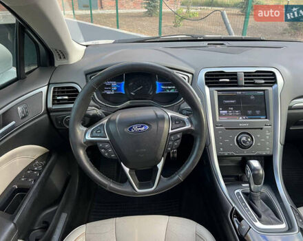 Білий Форд Фьюжен, об'ємом двигуна 2 л та пробігом 160 тис. км за 12000 $, фото 1 на Automoto.ua