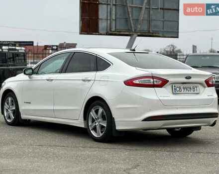 Білий Форд Фьюжен, об'ємом двигуна 2 л та пробігом 153 тис. км за 9500 $, фото 10 на Automoto.ua