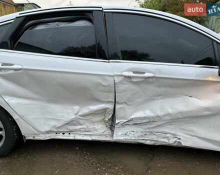 Білий Форд Фьюжен, об'ємом двигуна 2 л та пробігом 290 тис. км за 7500 $, фото 5 на Automoto.ua