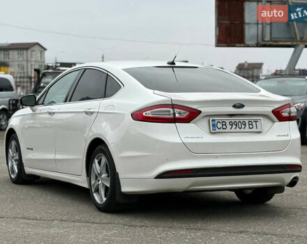 Білий Форд Фьюжен, об'ємом двигуна 2 л та пробігом 153 тис. км за 9500 $, фото 11 на Automoto.ua
