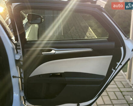 Белый Форд Фьюжн, объемом двигателя 2 л и пробегом 225 тыс. км за 11000 $, фото 13 на Automoto.ua