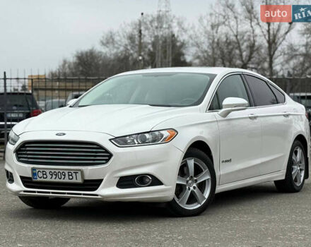 Білий Форд Фьюжен, об'ємом двигуна 2 л та пробігом 153 тис. км за 9500 $, фото 2 на Automoto.ua