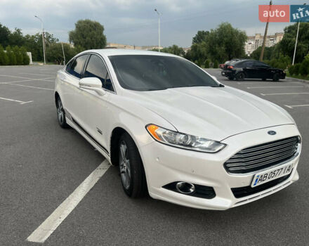 Белый Форд Фьюжн, объемом двигателя 2 л и пробегом 190 тыс. км за 13300 $, фото 3 на Automoto.ua