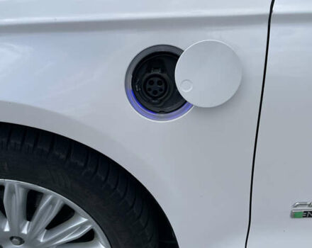 Форд Фьюжн 2014 в Харькове на Automoto.ua Белый Форд Фьюжн, объемом двигателя 2 л и пробегом 113 тыс. км за 14500 $, фото 14 на Automoto.ua