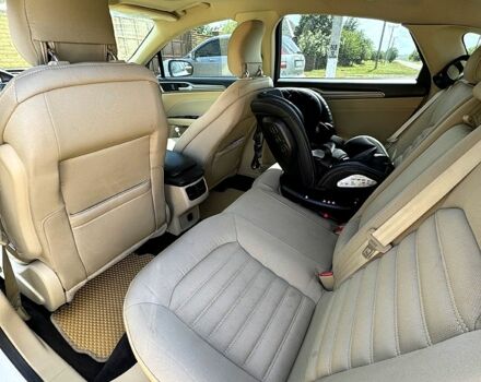 Белый Форд Фьюжн, объемом двигателя 2.5 л и пробегом 140 тыс. км за 9000 $, фото 9 на Automoto.ua