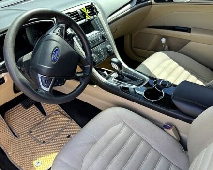 Белый Форд Фьюжн, объемом двигателя 2.5 л и пробегом 140 тыс. км за 9000 $, фото 6 на Automoto.ua