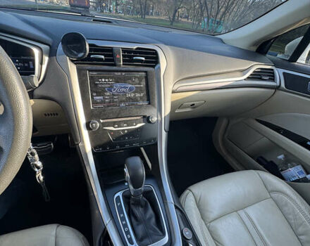 Белый Форд Фьюжн, объемом двигателя 2.5 л и пробегом 147 тыс. км за 11500 $, фото 9 на Automoto.ua