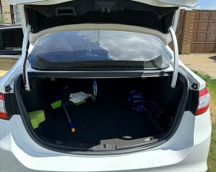 Белый Форд Фьюжн, объемом двигателя 2.5 л и пробегом 140 тыс. км за 9000 $, фото 10 на Automoto.ua