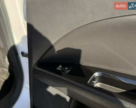 Форд Фьюжен 2014 у Одесі на Automoto.ua Білий Форд Фьюжен, об'ємом двигуна 2 л та пробігом 137 тис. км за 11800 $, фото 37 на Automoto.ua