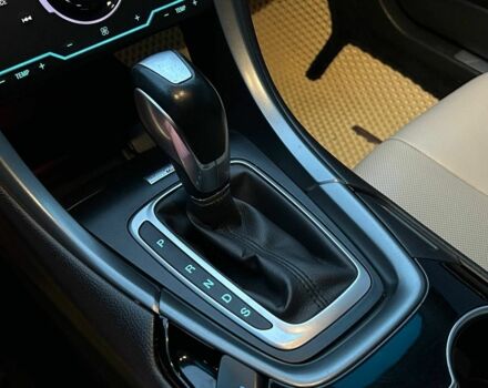 Білий Форд Фьюжен, об'ємом двигуна 2 л та пробігом 183 тис. км за 10500 $, фото 15 на Automoto.ua