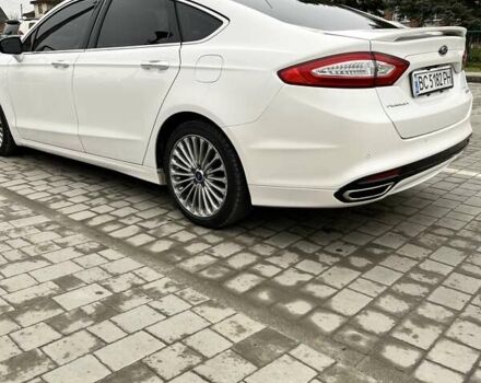 Белый Форд Фьюжн, объемом двигателя 2 л и пробегом 137 тыс. км за 11000 $, фото 5 на Automoto.ua