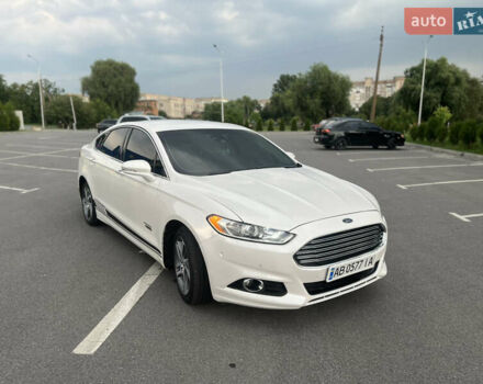 Белый Форд Фьюжн, объемом двигателя 2 л и пробегом 190 тыс. км за 13300 $, фото 2 на Automoto.ua