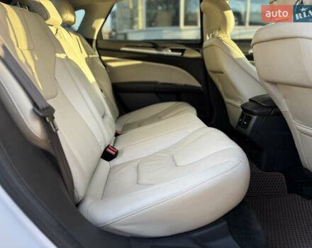 Белый Форд Фьюжн, объемом двигателя 2 л и пробегом 225 тыс. км за 11000 $, фото 16 на Automoto.ua