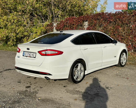 Білий Форд Фьюжен, об'ємом двигуна 2 л та пробігом 176 тис. км за 12000 $, фото 5 на Automoto.ua