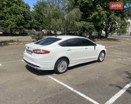 Білий Форд Фьюжен, об'ємом двигуна 2 л та пробігом 125 тис. км за 12000 $, фото 7 на Automoto.ua