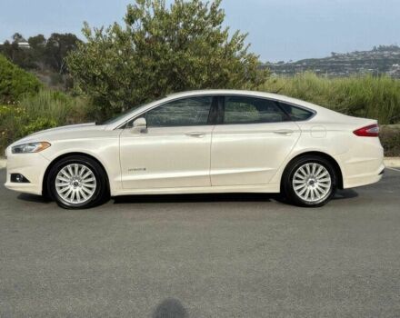 Білий Форд Фьюжен, об'ємом двигуна 2 л та пробігом 88 тис. км за 5900 $, фото 3 на Automoto.ua