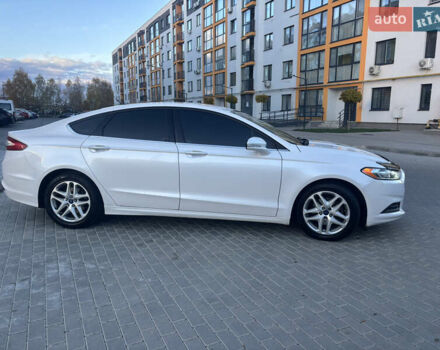 Белый Форд Фьюжн, объемом двигателя 1.5 л и пробегом 300 тыс. км за 7600 $, фото 2 на Automoto.ua