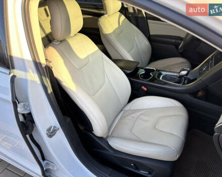 Белый Форд Фьюжн, объемом двигателя 2 л и пробегом 225 тыс. км за 11000 $, фото 15 на Automoto.ua