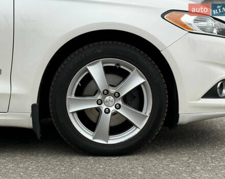 Білий Форд Фьюжен, об'ємом двигуна 2 л та пробігом 153 тис. км за 9500 $, фото 16 на Automoto.ua